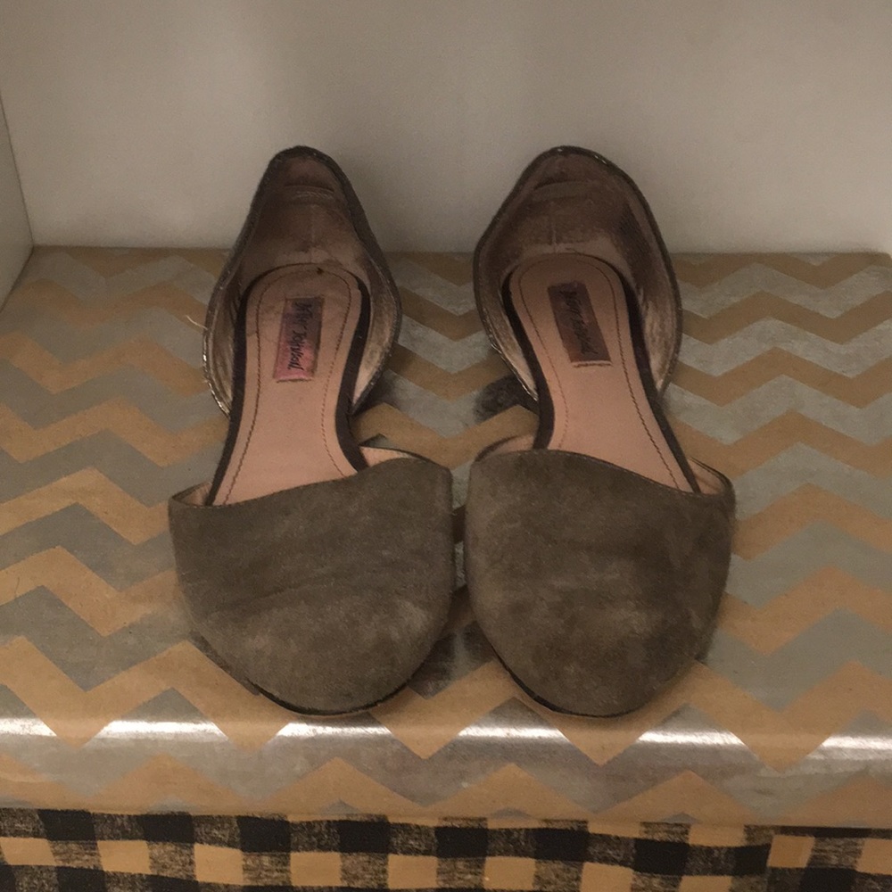 Pre loved Betsey Johnson two tone flats